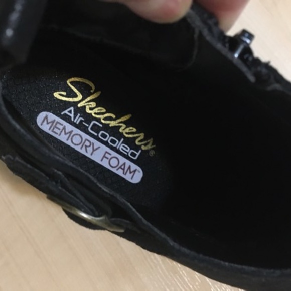 Nearly new Sketchers memory foam ankle boots with suede and buckle detail - Picture 8 of 11